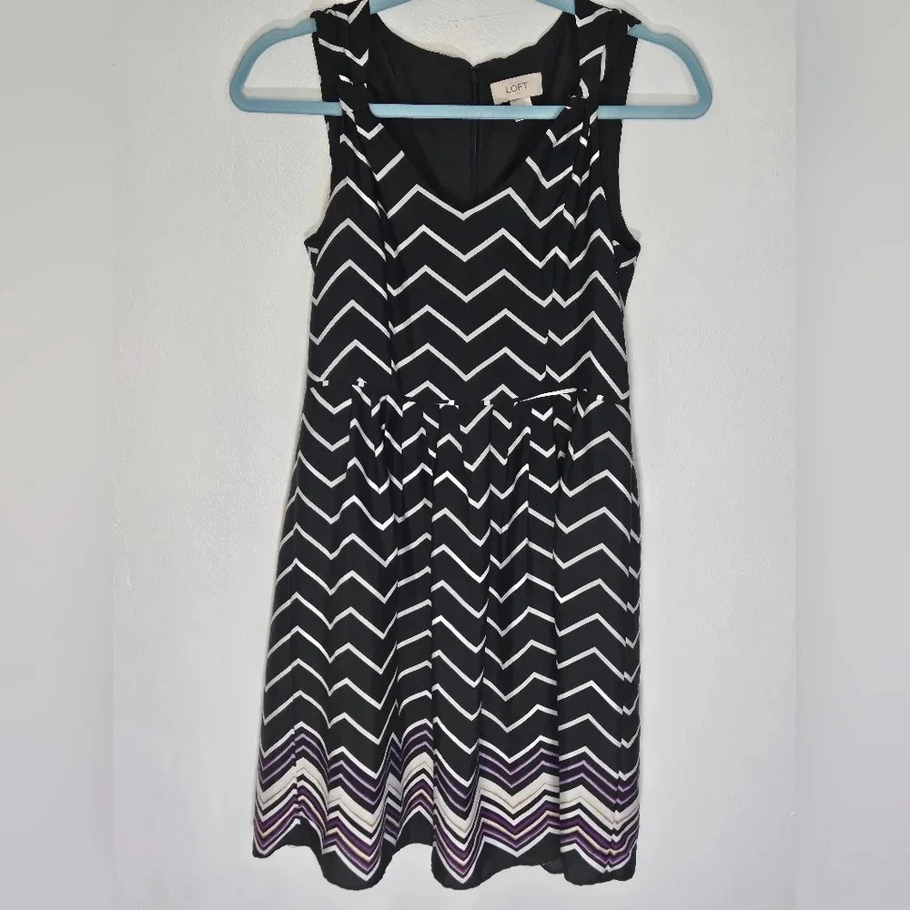 LOFT Black White Chevron Zig Zag Print Sleeveless‎ V Neck Dress Size 2